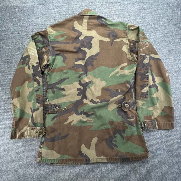 Vtg Distressed Military Woodland Camo Combat Field Jacket Mens Small Regular BDU - Picture 2 of 13